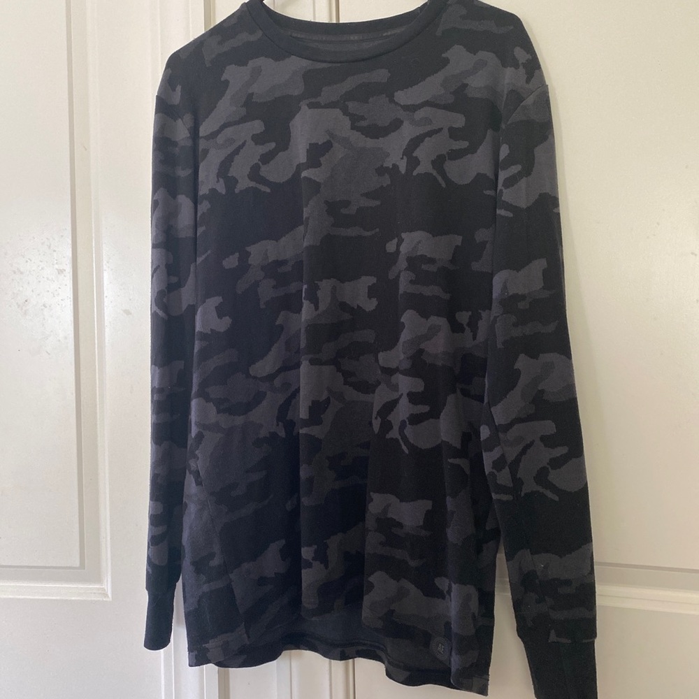 Men's Long Sleeve Black & Gray Camo Crewneck Shirt